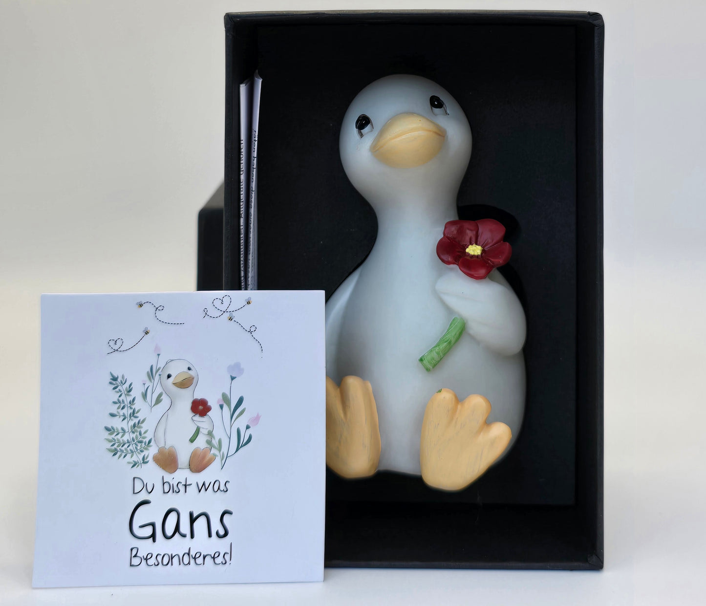Kleine Gans "Berta" mit LED mit Grußkarte in Geschenkbox